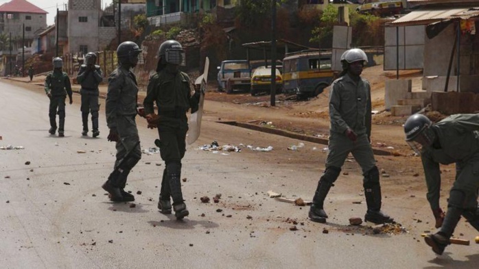 GUINÉE : Coups de feu tirés dans le dos de personnes non-armées et tabassage à mort par les forces de sécurité à Conakry (Amnesty International) 