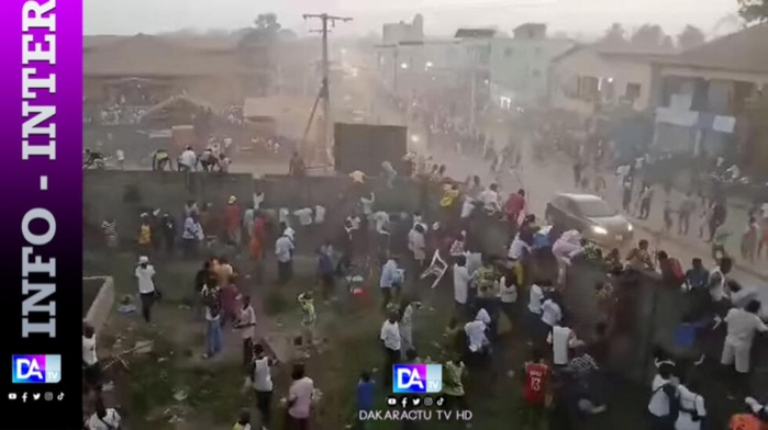 Bousculade au stade en Guinée: les auteurs d'informations "non-vérifiées" seront arrêtés (gouvernement)