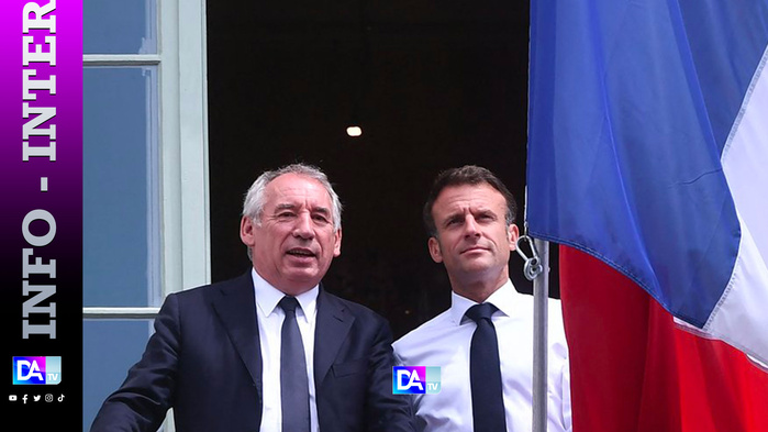 Gouvernement: Macron va recevoir Bayrou "en fin d'après-midi" (entourage du président)