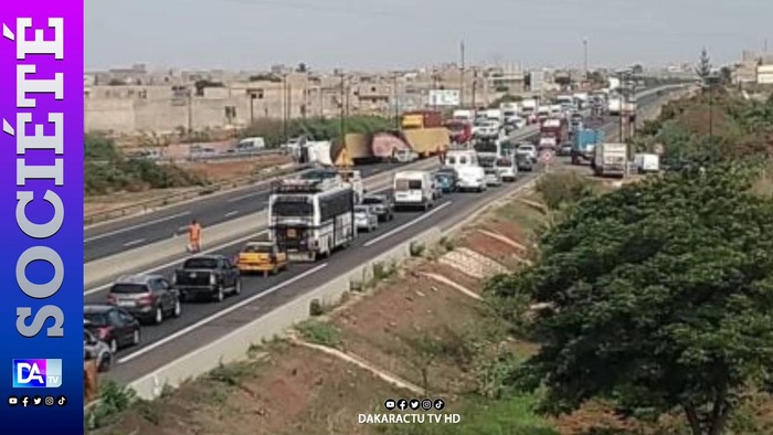 Accident sur l'autoroute à Péage (Keur Mbaye Fall) : Un bouchon de plus de 3 km constaté, l'axe Rufisque-Dakar fortement impacté