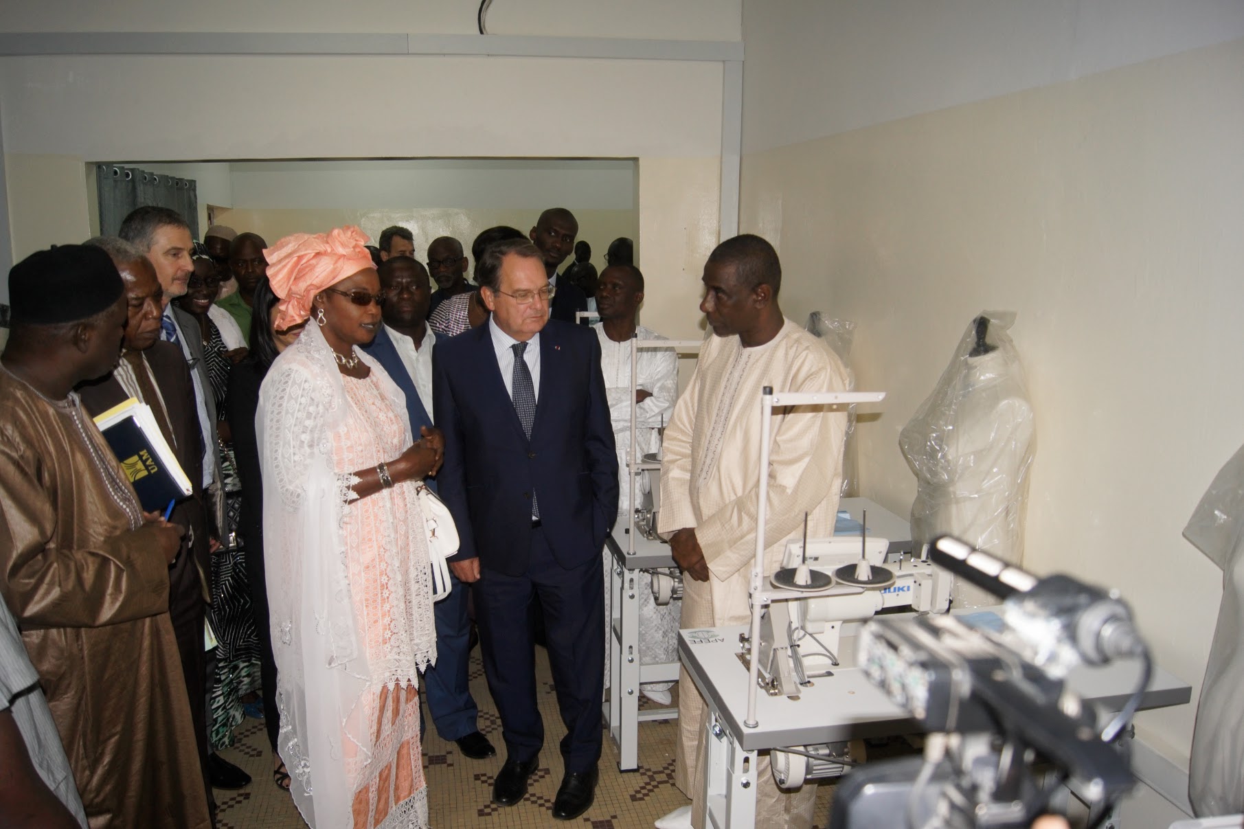 Mamadou Talla à la remise d'équipements APEFE : " le Sénégal ne saisira les opportunités d’émergence qu’à travers le développement des ressources humaines en terme de savoir et de savoir-faire "