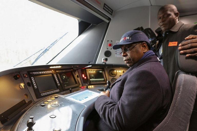 STRASBOURG - MACKY SALL S’IMPROVISE CHAUFFEUR DE TER : « J’ai une passion pour les moteurs…Rendez-vous pour mes trains dans 24 mois… Les délais ne sont pas… »