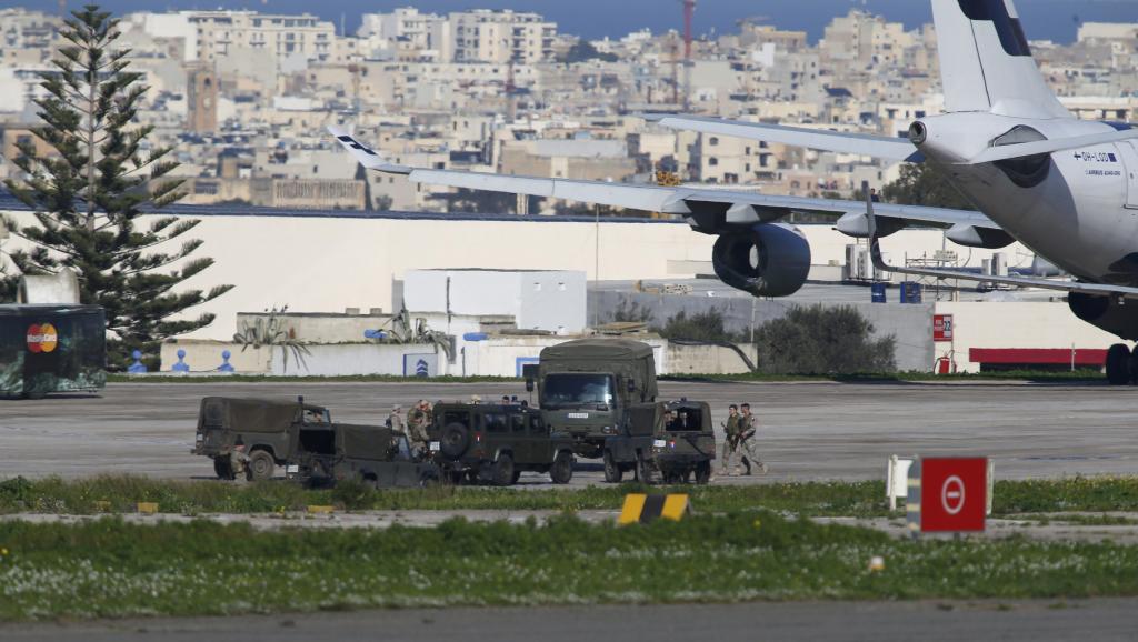 Détournement d'un avion libyen vers Malte, les pirates de l'air se sont rendus