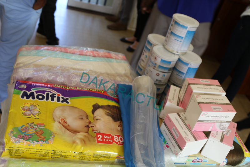 Pouponnière de la Médina : Aigle Azur distribue des couches, biberons, médicaments et lait aux enfants