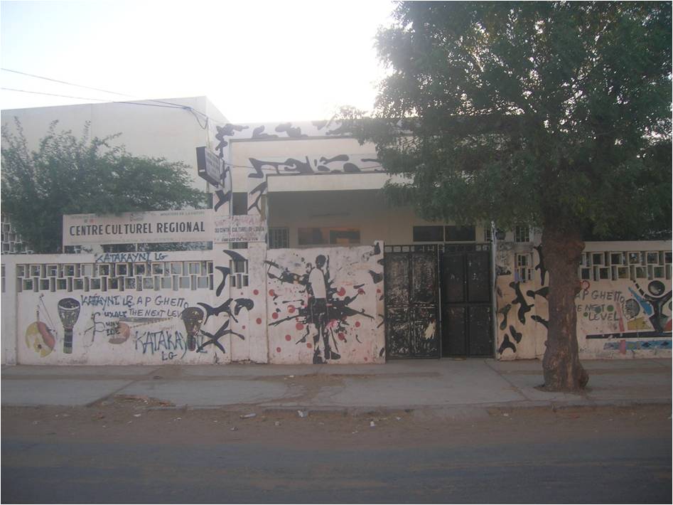 FESNAC / Le Centre Culturel de Louga porte désormais le nom de Mademba  Diop