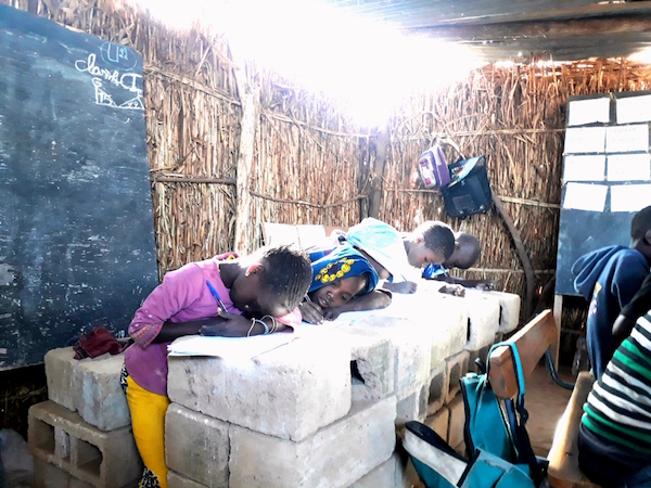 Refuge précaire : L’école du village de Ngol Ngol en permanence sous les abris provisoires