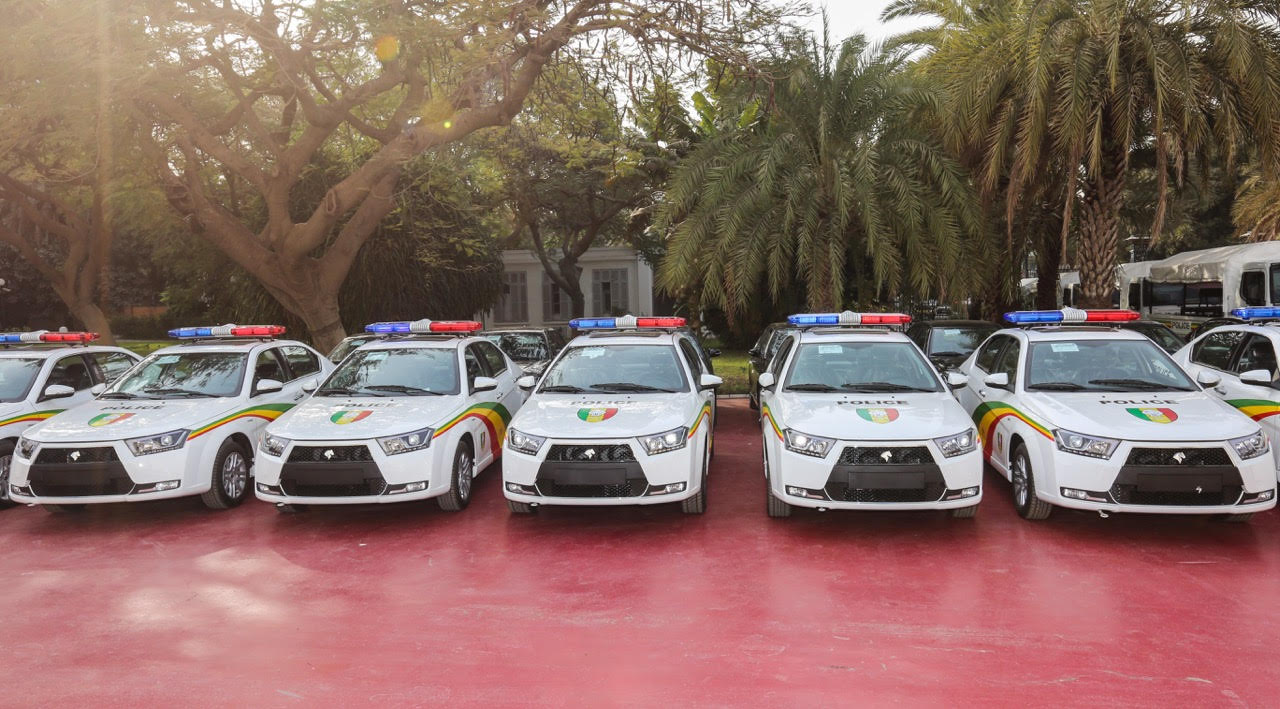 SÉNÉGAL : La police et les sapeurs-pompiers équipés en voitures de patrouille et d'ambulances médicalisées (IMAGES)