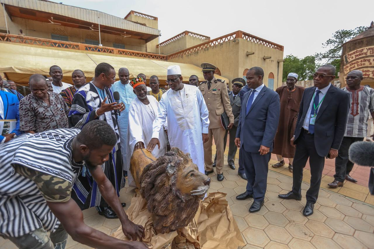 Ouagadougou :  le chef de l’Etat a rendu une visite de courtoisie à l’empereur des Mossis (images)