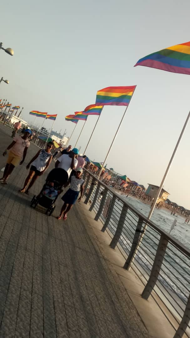 Tel-Aviv : Le drapeau du Sénégal flotte au défilé de la Gay Pride, le dernier vendredi du mois de Ramadan