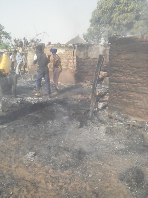 Médina Sabakh : Un grave incendie ravage une maison à Diaglé Omar (Images)