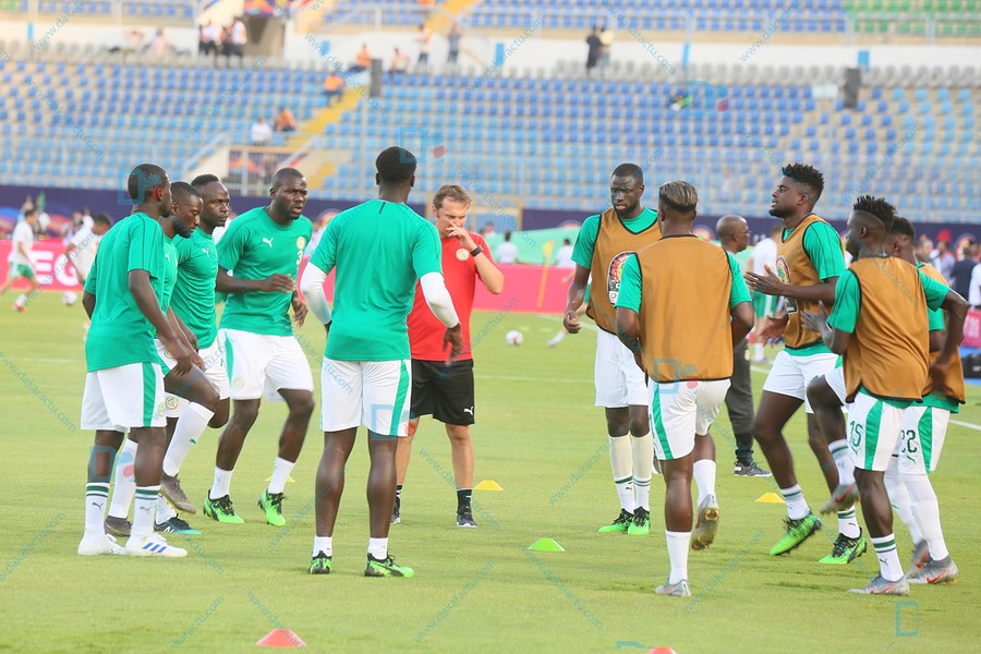 Sénégal - Algérie : Les joueurs à l'échauffement sous la chaleur estivale ( IMAGES )