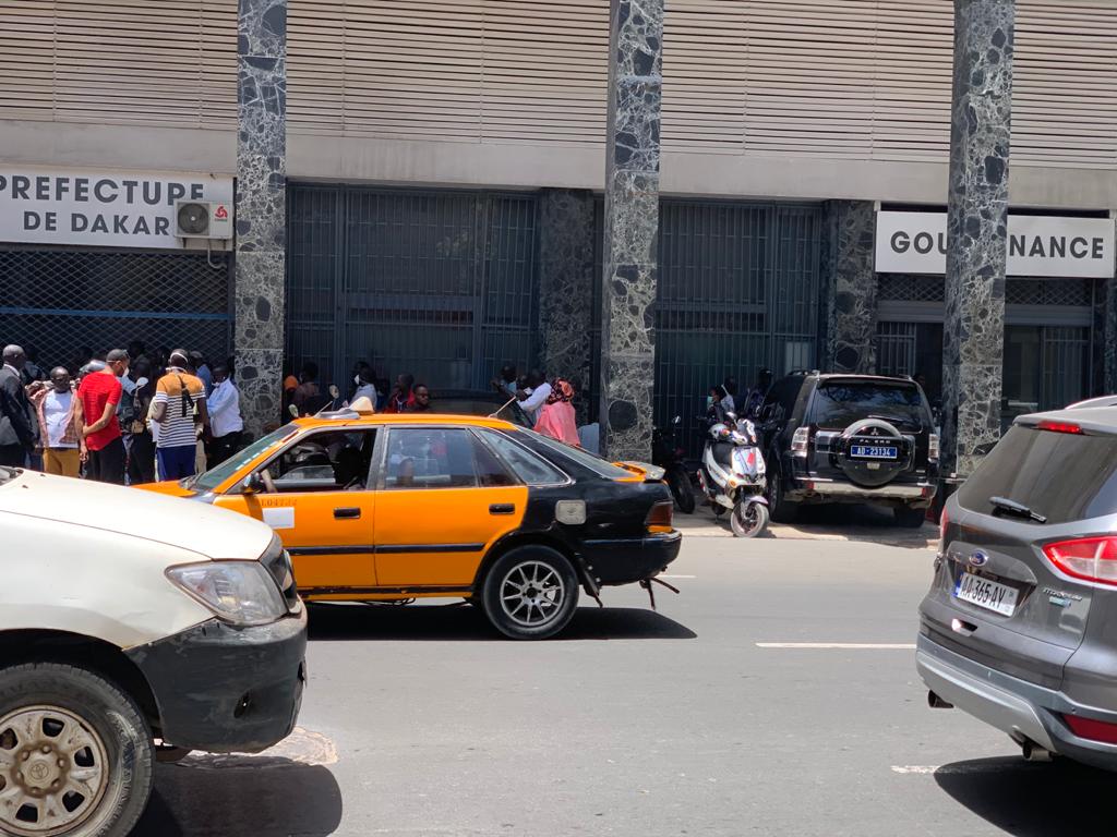 Rassemblements interdits : La préfecture de Dakar grouille de monde.  