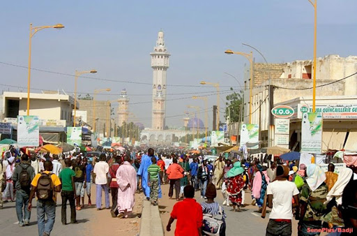 TOUBA S'AJUSTE AU COUVRE-FEU / Marché Ocass fermé à 16 h... Véhicules « Mbacké-Touba » remplis à moitié... Flambée des prix.