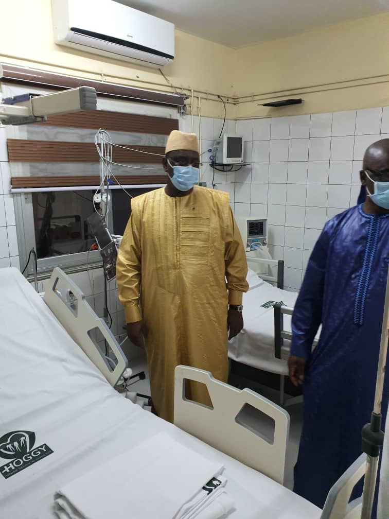 COVID-19 : Le président Macky Sall effectue une visite surprise à l’hôpital Général de Grand-Yoff.