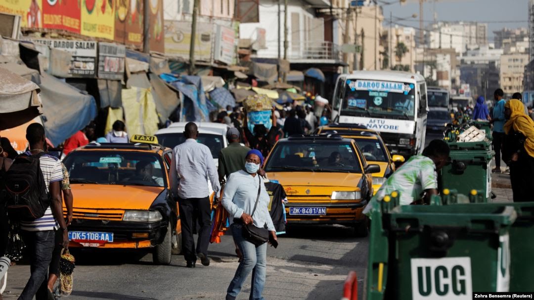 Emploi Au Senegal L Interim Ou Le Choix De Se Faire Exploiter Et De Devenir Une Pate A Modeler