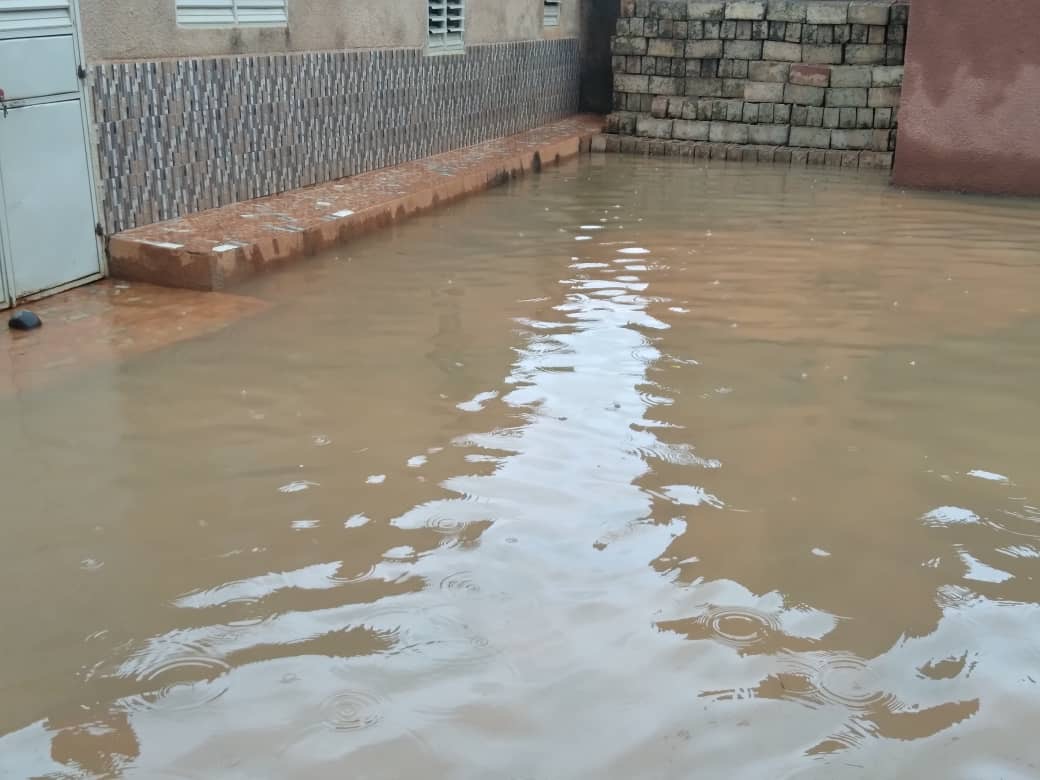 Kédougou / Inondation : Plusieurs concessions inondées par les eaux, les populations indexent la CDE.