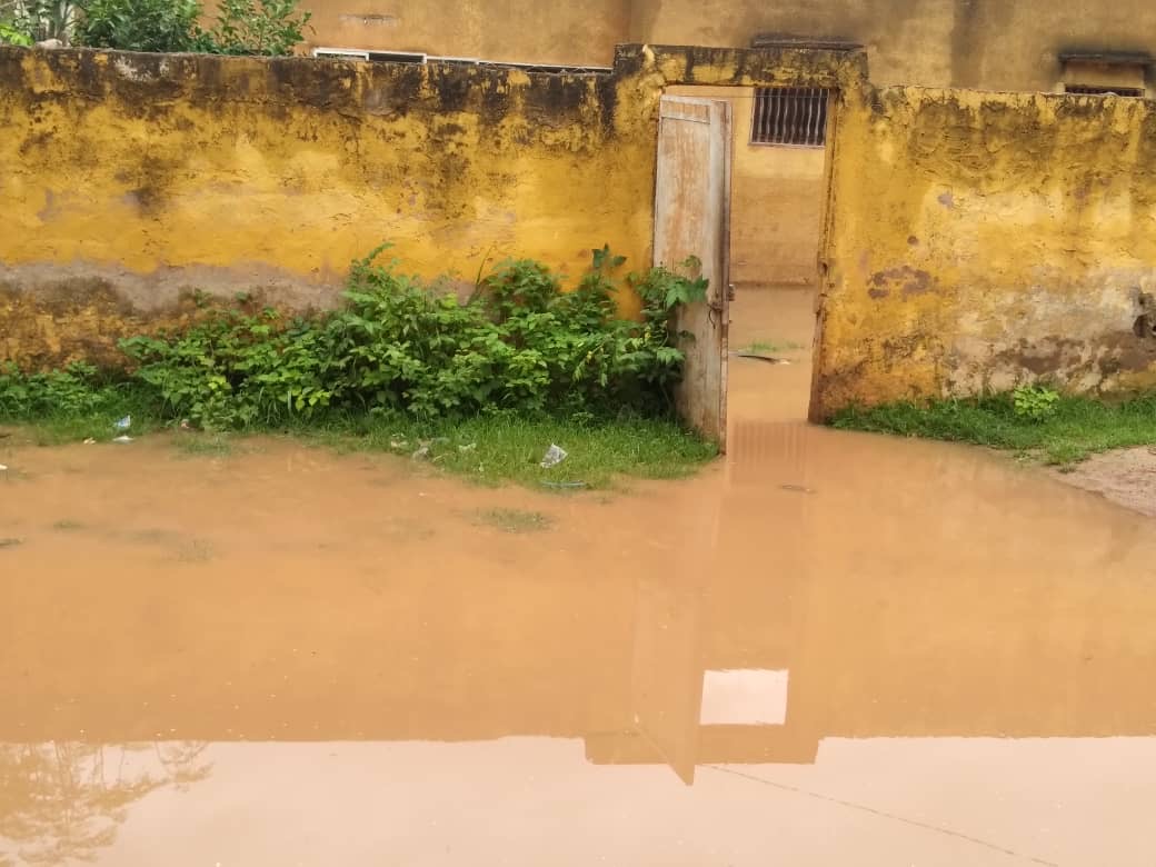 Kédougou / Inondation : Plusieurs concessions inondées par les eaux, les populations indexent la CDE.