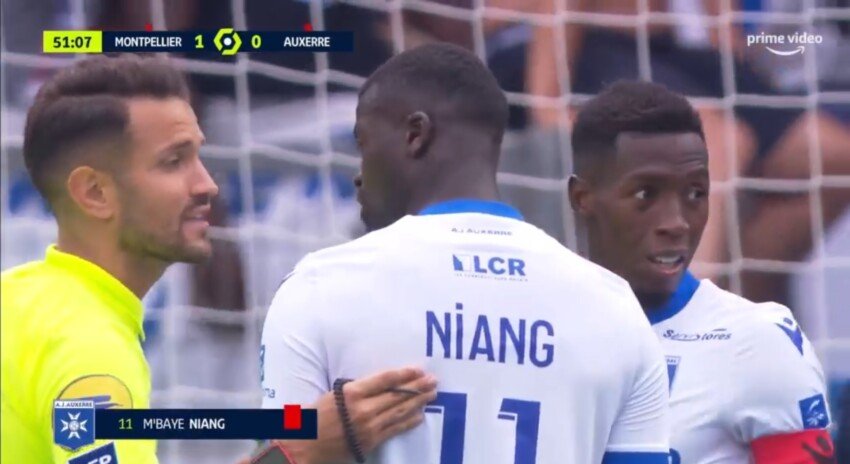 Ligue 1 : Mbaye Niang prend un rouge cinq minutes après son entrée en jeu avec Auxerre...