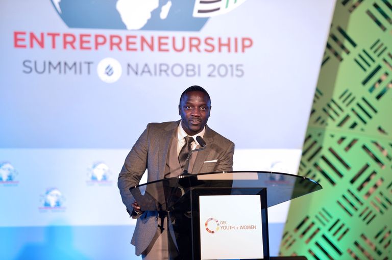 Le rappeur Akon, mécène de l’énergie solaire en Afrique