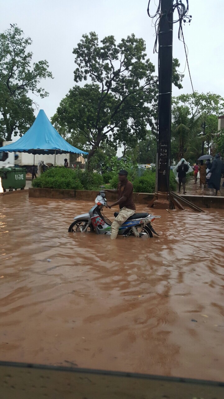 Pluies diluviennes : M'bour sous les eaux (IMAGES)