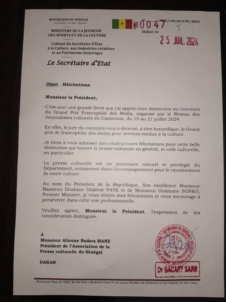 Grand prix Francophile des médias : Le Secrétaire d’État à la Culture, Bacary Sarr, félicite le journaliste Alioune Badara Mané