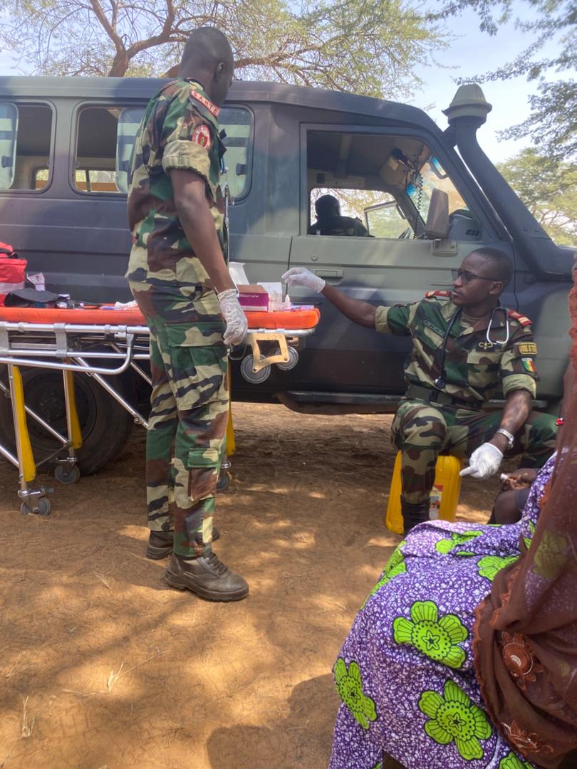 Crues du fleuve Sénégal : l'Armée effectue des consultations  gratuites dans certains villages de Podor