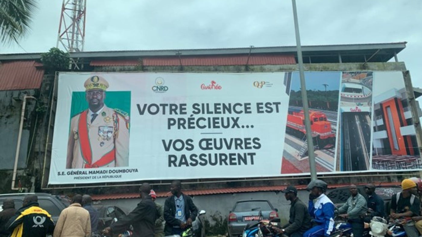 Guinée:  Human Rights Watch dénonce les répressions de l'opposition et des médias par le gouvernement de Transition