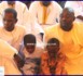 Cheikh Amar, ses enfants et son frère Kader Ndiaye, à la mosquée