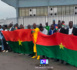 Burkina : Des manifestants devant l’ambassade du Sénégal à Ouagadougou s’indignent de « l’ingérence » de la COSEDDH