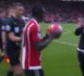 L'arbitre fait une bonne blague à Sadio Mané (vidéo)