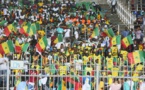 Sénégal – Ouganda : Les supporters du 12e Gaïndé se chauffent au moment de l'échauffement des joueurs