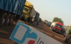 Des centaines de camions toujours bloqués à la frontière sénégalo-gambienne.(PHOTOS)