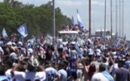 Les joueurs argentins et les supporters célèbrent leur sacre pendant la parade