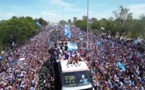 VUES AERIENNES de la parade de la victoire des Argentins