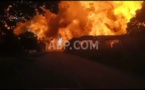 Afrique du Sud: images d'un incendie après l'explosion d'un camion-citerne