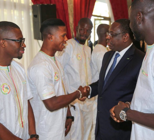 Macky Sall aux Lions : « Pas de filles autour de l’équipe … »