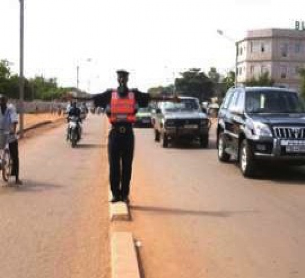 Pourquoi le sous-lieutenant Sow a-t-il bloqué le cortège d'Ousmane Ngom ?