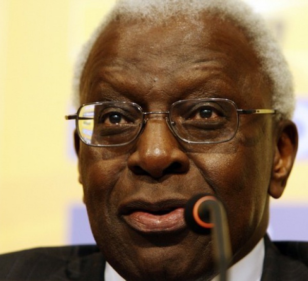 Athlétisme: Lamine Diack réélu à la présidence de l'IAAF