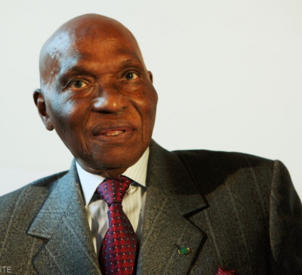 Me Abdoulaye Wade à ses proches : « Je ne serai pas candidat en 2012. »