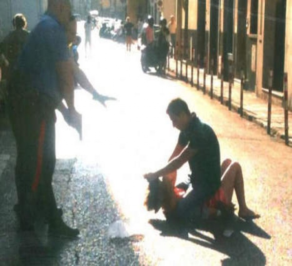 Il tente d'égorger sa compagne en pleine rue ( PHOTOS )