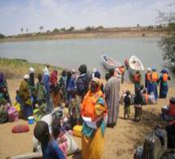 Des centaines de Sénégalais, en partance pour fêter la Korité à Nimzatt, bloqués à Rosso Mauritanie.