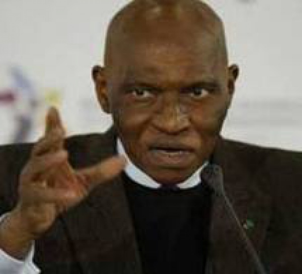 Abdoulaye Wade ignore Robert Bourgi et courtise Rasseck Bourgi.