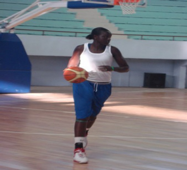 AFROBASKET : Fatou Dieng attendue à Bamako dimanche soir (entraîneur)