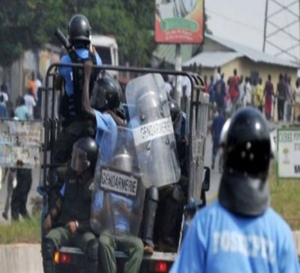 Guinée: trois opposants condamnés à six mois de prison ferme