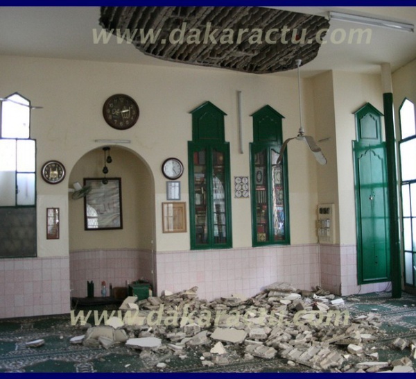 Les images de la mosquée de Lamine Guèye  après l'effondrement d'un pan du toit.