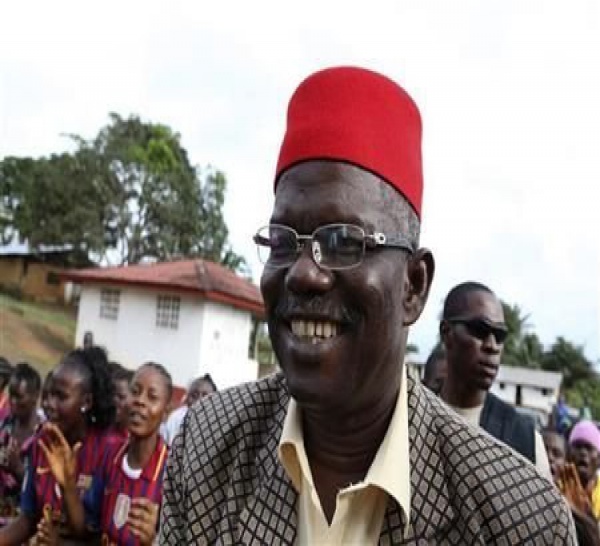 Présidentielle au Liberia : l'ancien chef de guerre Prince Johnson soutient la présidente sortante Sirleaf