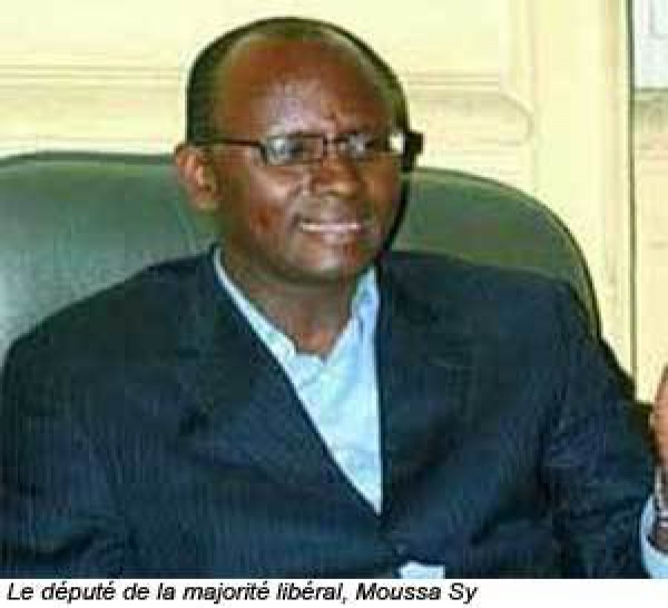 CAN 2012 : Moussa Sy contre l’"intrusion" des politiciens dans la sélection