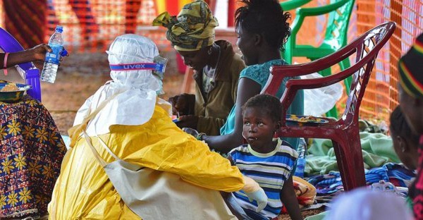 Ebola : "Le monde est en train de perdre la bataille", selon MSF