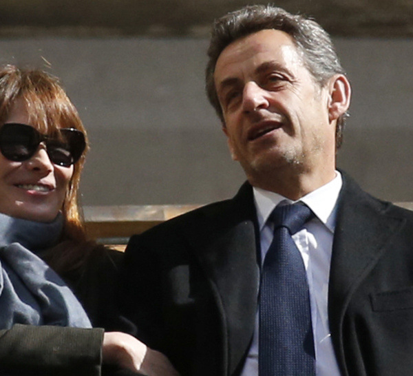 Valérie Trierweiler raconte comment Nicolas Sarkozy a voulu sauver l’e-réputation de Carla Bruni