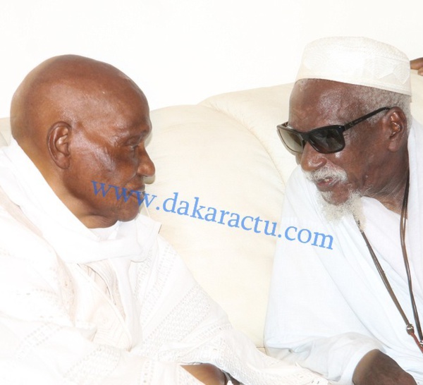 Les images de la visite de Maître Abdoulaye Wade aux HLM 1, chez le Khalife Général des mourides, Serigne Sidy Mokhtar M'backé 